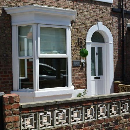 Dream Catcher Cottage Уитби Экстерьер фото